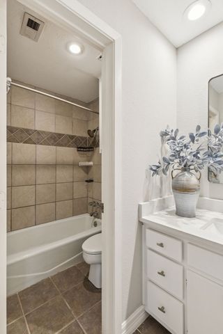 4242 Travis Street 108, Dallas, TX 75205