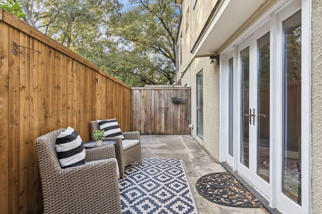 4242 Travis Street 108, Dallas, TX 75205