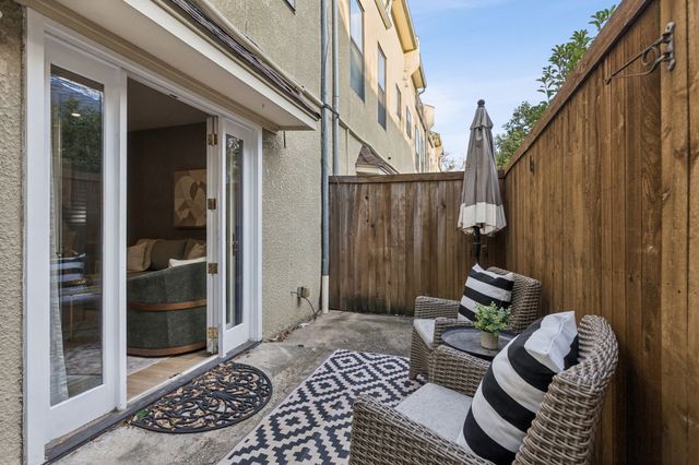 4242 Travis Street 108, Dallas, TX 75205