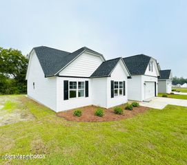 167 Vista Cay Drive, Hubert, NC 28539