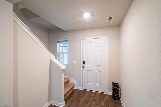 3892 Muddy Creek Drive, Winston-salem, NC 27107