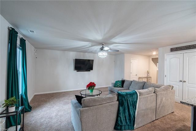 3892 Muddy Creek Drive, Winston-salem, NC 27107