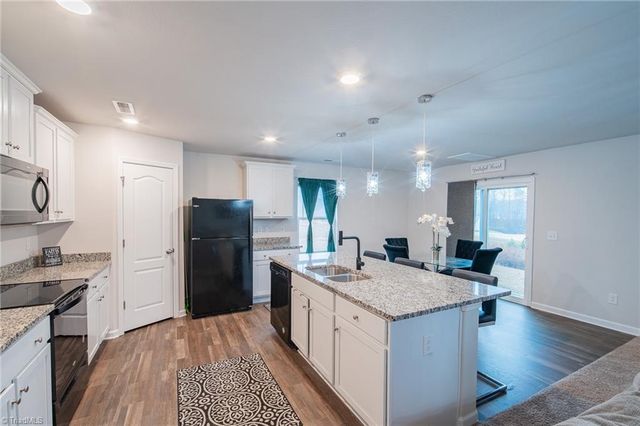 3892 Muddy Creek Drive, Winston-salem, NC 27107