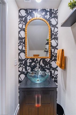 3892 Muddy Creek Drive, Winston-salem, NC 27107