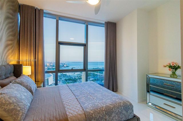 851 NE 1st Ave 2811, Miami, FL 33132