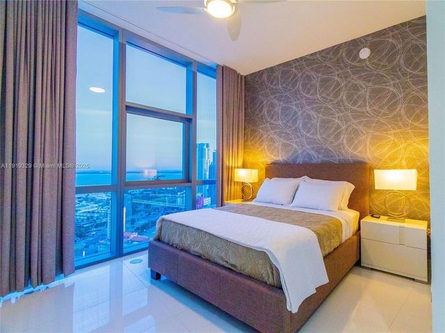 851 NE 1st Ave 2811, Miami, FL 33132