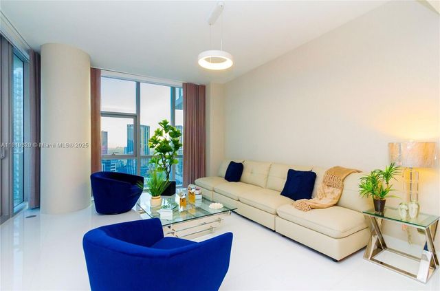 851 NE 1st Ave 2811, Miami, FL 33132