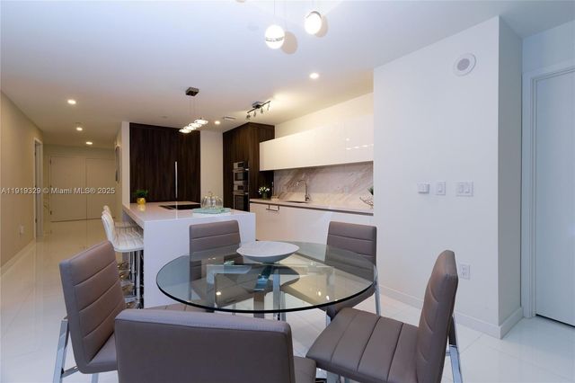 851 NE 1st Ave 2811, Miami, FL 33132