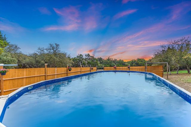 300 Round Rock RD, Wimberley, TX 78676