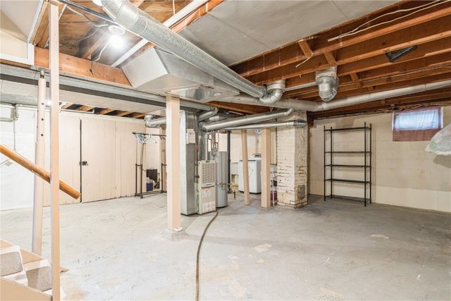 2602 E Avenue NE, Cedar Rapids, IA 52402