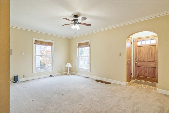 2602 E Avenue NE, Cedar Rapids, IA 52402