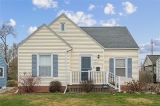 2602 E Avenue NE, Cedar Rapids, IA 52402
