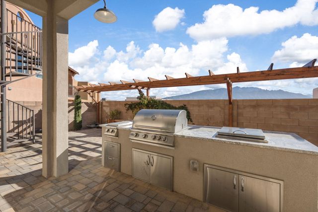 1011 C De Baca Lane, Bernalillo, NM 87004