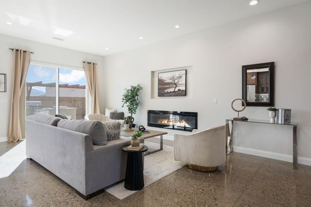 1011 C De Baca Lane, Bernalillo, NM 87004