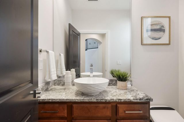 1011 C De Baca Lane, Bernalillo, NM 87004