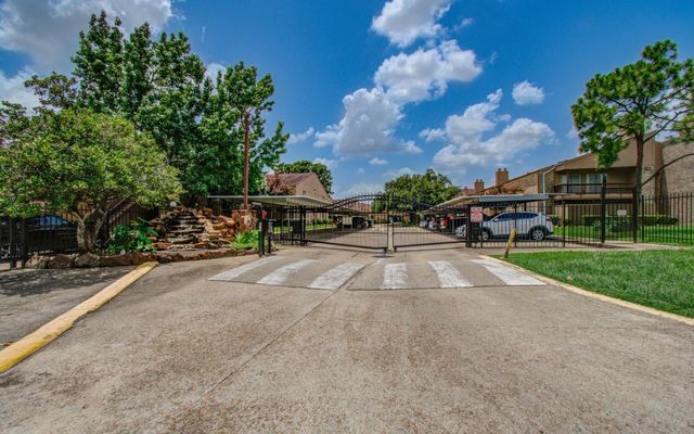 10555 Turtlewood Court 2802, Houston, TX 77072