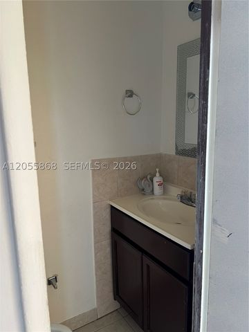 5950 NW 29th Pl 109, Sunrise, FL 33313
