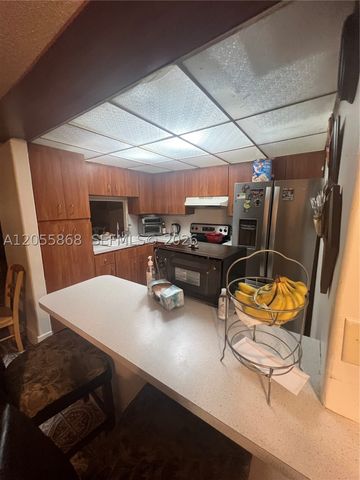 5950 NW 29th Pl 109, Sunrise, FL 33313