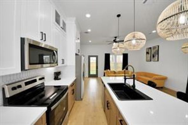 4010 Dreyfus Street, Houston, TX 77021