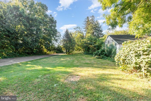 3305 MARKET ST, Camp Hill, PA 17011