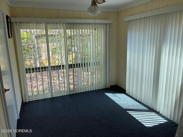 131 Amberly Drive J, Manalapan, NJ 07726