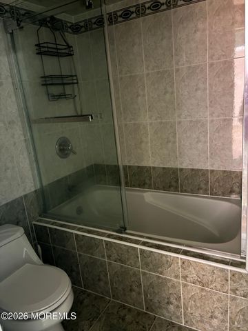 131 Amberly Drive J, Manalapan, NJ 07726