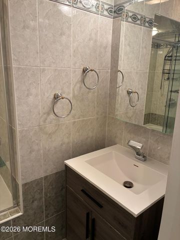 131 Amberly Drive J, Manalapan, NJ 07726