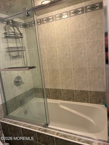 131 Amberly Drive J, Manalapan, NJ 07726
