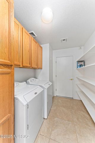 2596 W Calle Senor Roberto, Tucson, AZ 85741