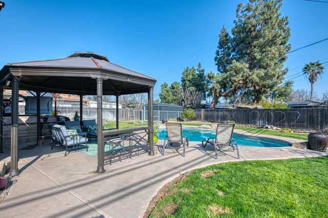 3606 N Callisch Street, Fresno, CA 93726