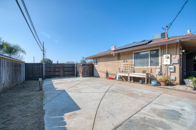 3606 N Callisch Street, Fresno, CA 93726