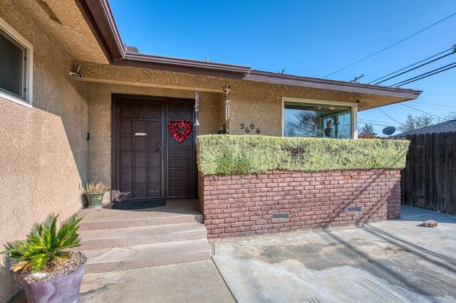 3606 N Callisch Street, Fresno, CA 93726