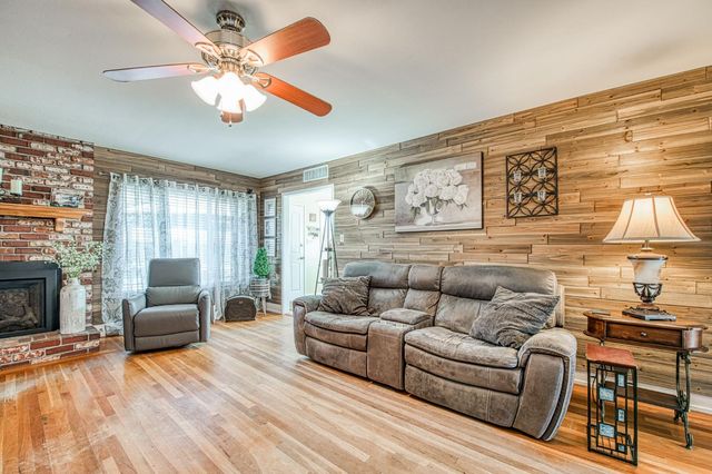 3606 N Callisch Street, Fresno, CA 93726