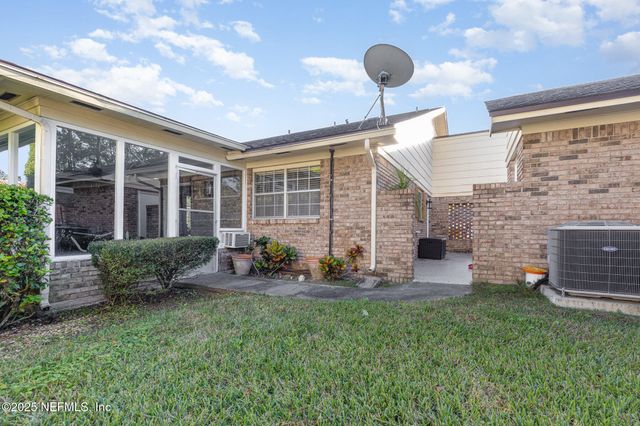 9252 SAN JOSE Boulevard 2202, Jacksonville, FL 32257