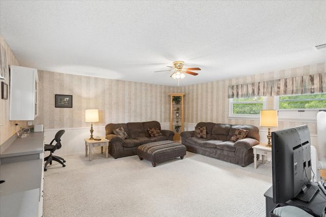 1401 Clover Hill Road, Mansfield, TX 76063