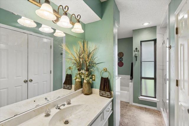 1401 Clover Hill Road, Mansfield, TX 76063