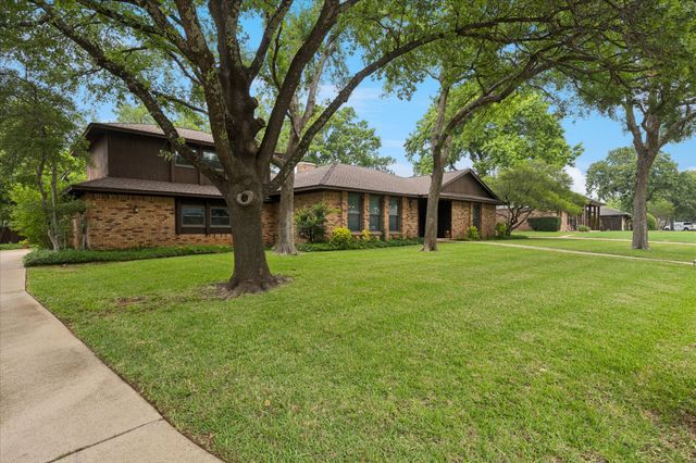 1401 Clover Hill Road, Mansfield, TX 76063