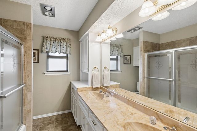 1401 Clover Hill Road, Mansfield, TX 76063