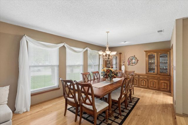 1401 Clover Hill Road, Mansfield, TX 76063