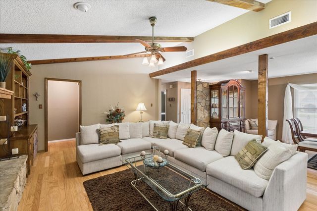 1401 Clover Hill Road, Mansfield, TX 76063