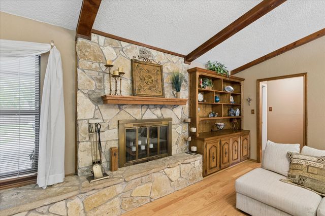 1401 Clover Hill Road, Mansfield, TX 76063