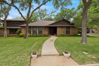1401 Clover Hill Road, Mansfield, TX 76063