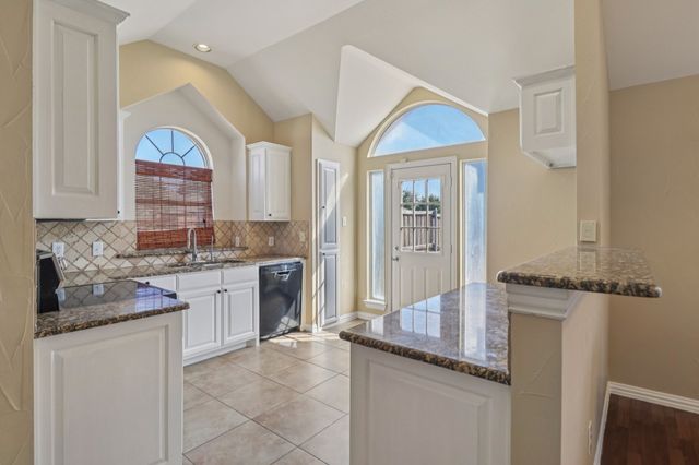 910 Busby Drive, Cedar Hill, TX 75104