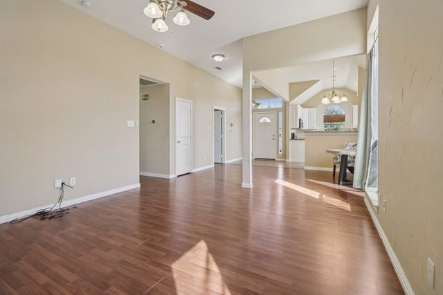 910 Busby Drive, Cedar Hill, TX 75104