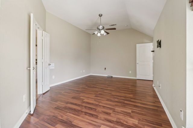 910 Busby Drive, Cedar Hill, TX 75104