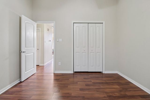 910 Busby Drive, Cedar Hill, TX 75104