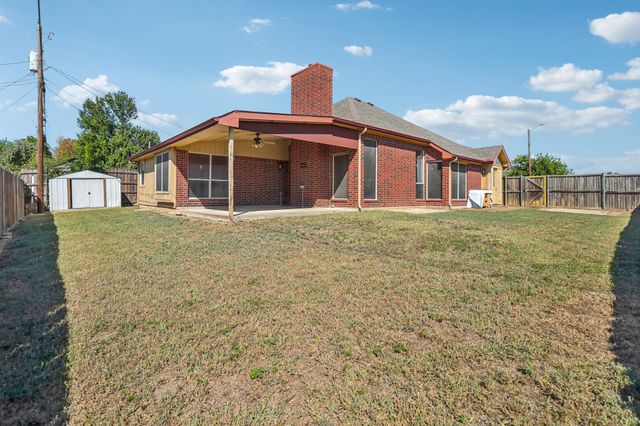 910 Busby Drive, Cedar Hill, TX 75104