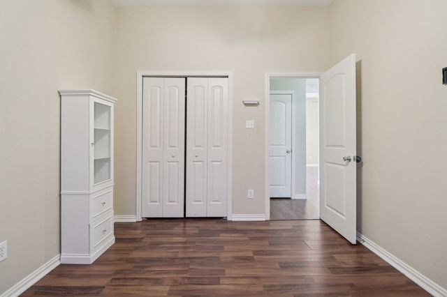 910 Busby Drive, Cedar Hill, TX 75104