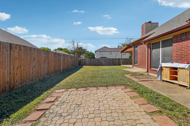 910 Busby Drive, Cedar Hill, TX 75104