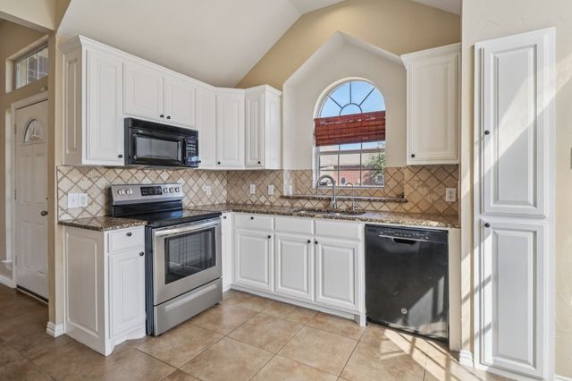 910 Busby Drive, Cedar Hill, TX 75104